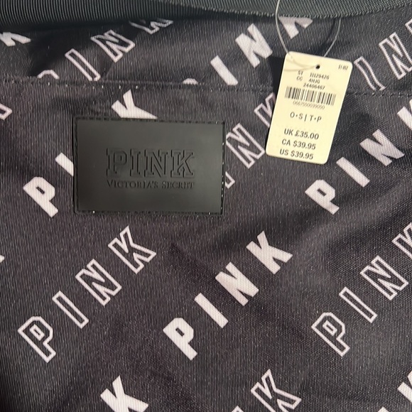 BRAND NEW VICTORIA'S SECRET PINK TRAVEL DUFFLE BAG BLACK WHITE BLOCK LOGOS - Picture 4 of 4